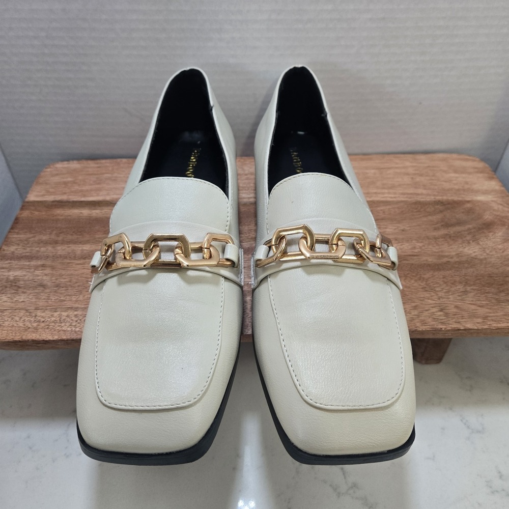 Bamboo Advantage-07 Chain Loafers Womens Size 11 Off White Gold Chain Square Toe